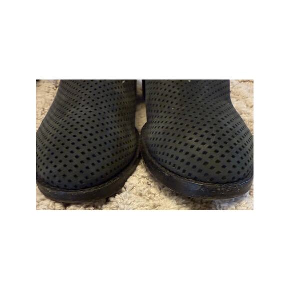 Eileen Fisher leaf ankle bootie tulip split perforated leather black/gray Size 9 - Picture 7 of 7